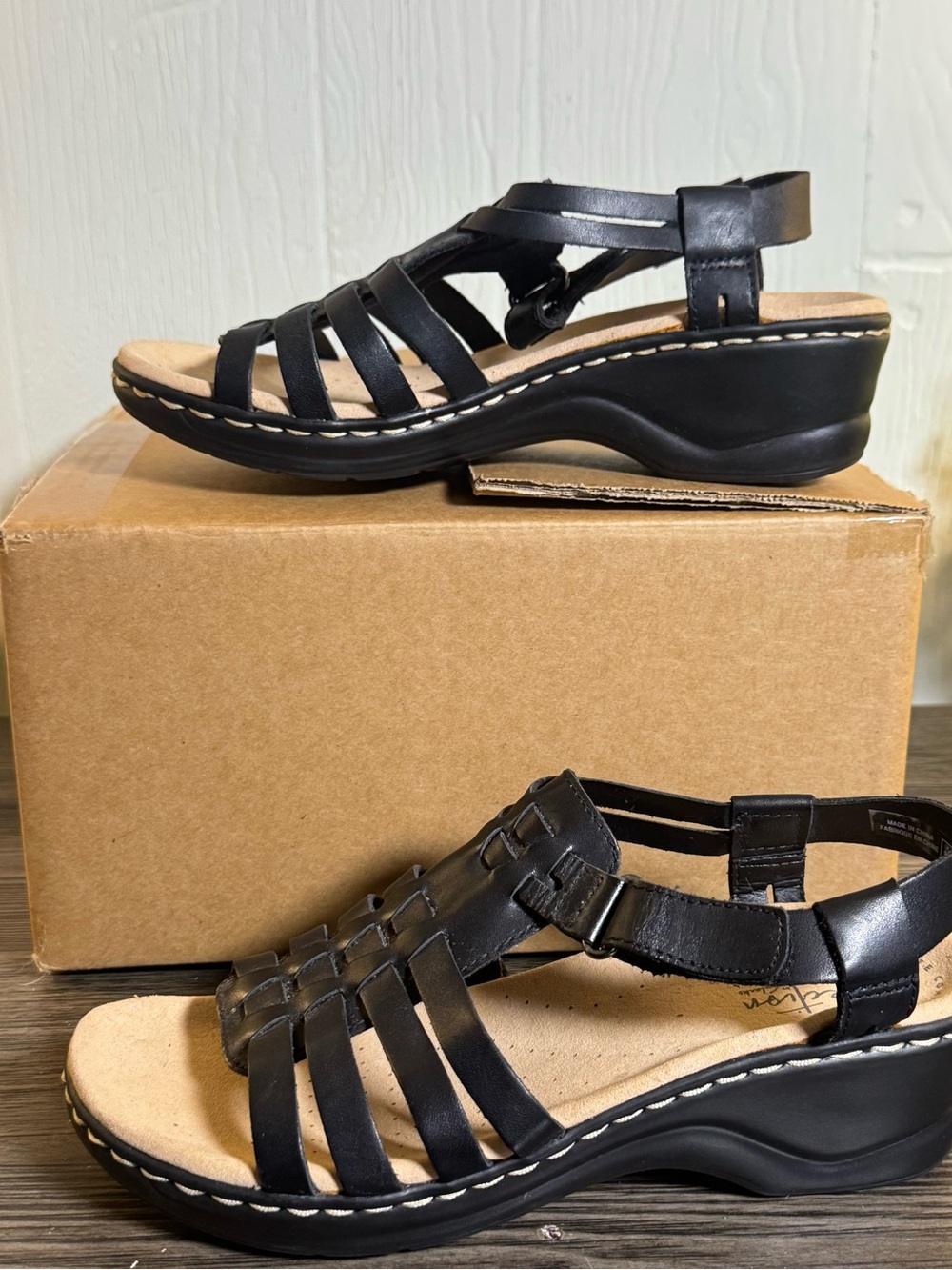Collection by Clarks Lexi Bridge Black Strappy Leather Wedge Sandals EUC